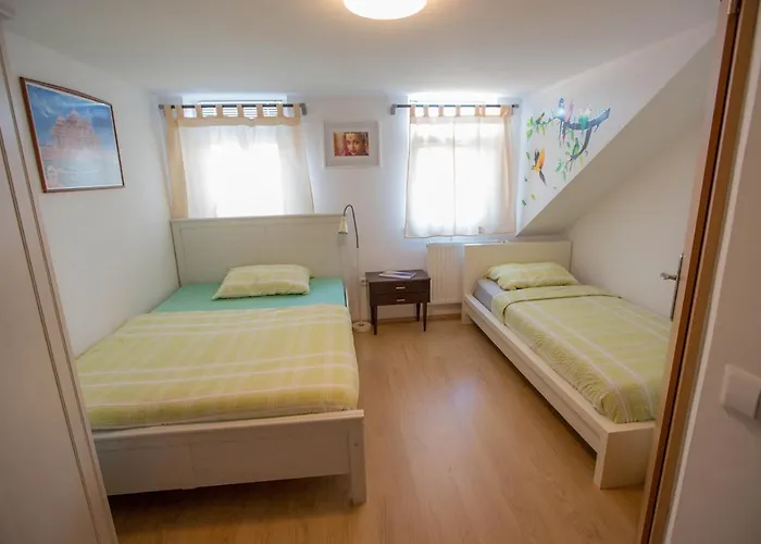 Sonce Bed and Breakfast Πτούι